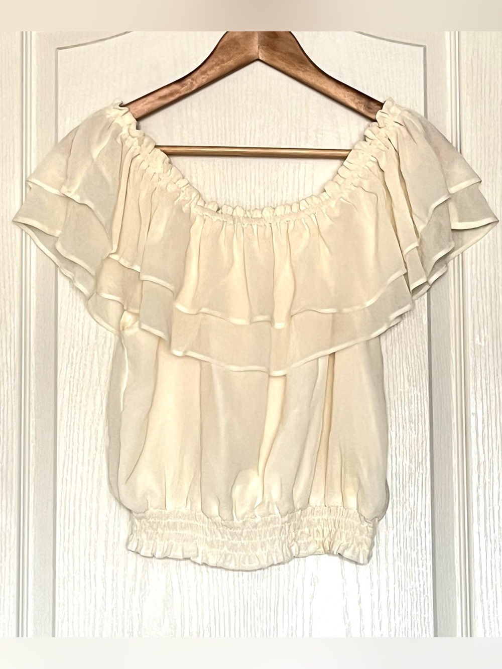 Moussy Tiered Ruffle Off-The-Shoulder Blouse Cream Size Free Japanese Streetwear